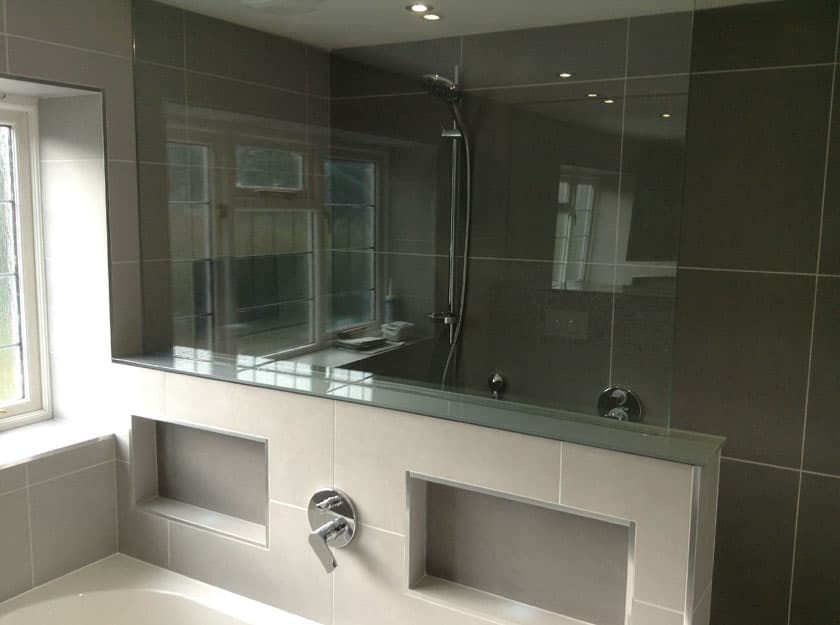 Made-to-measure shower screens